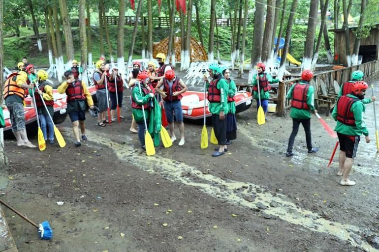 Sel felaketinin yaşandığı Melen Çayı'nda rafting turları yeniden başladı