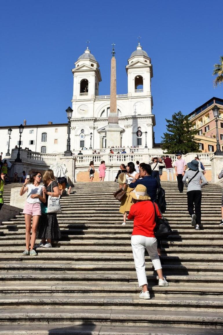 Roma'da İspanyol Merdivenleri'ne oturma yasağı