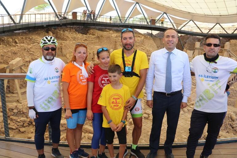 'Küçük 1 aile' bisikletle 27 günde Göbeklitepe'ye ulaştı