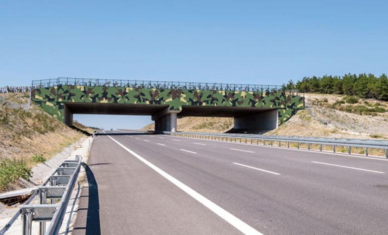 İstanbul il sınırından İzmir il sınırına kronometre tuttuk 3 saat 35 dakika ve 479.10 lira