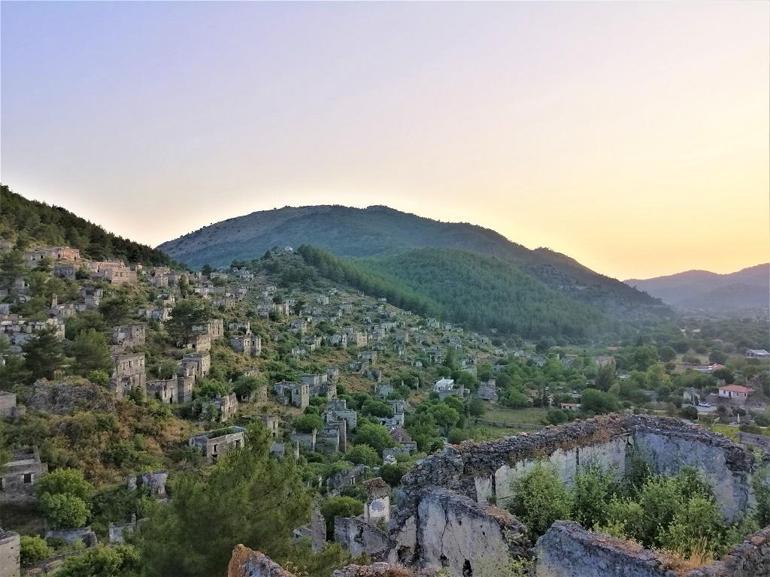 Türkiye’nin en zanaatkar köyü: Kayaköy  