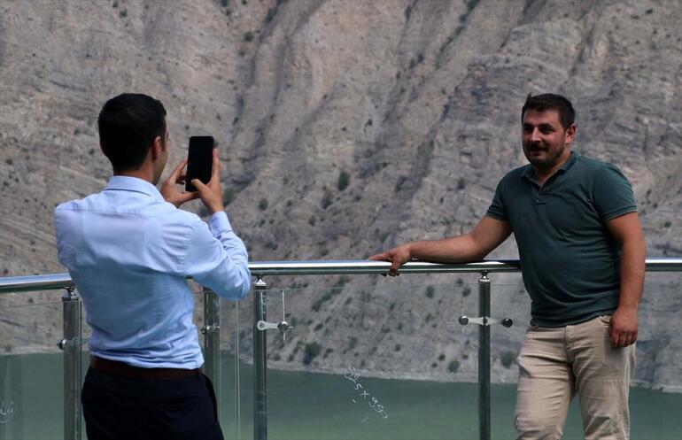 Türkiye'nin en uzun cam terası adrenalin tutkunlarını cezbediyor