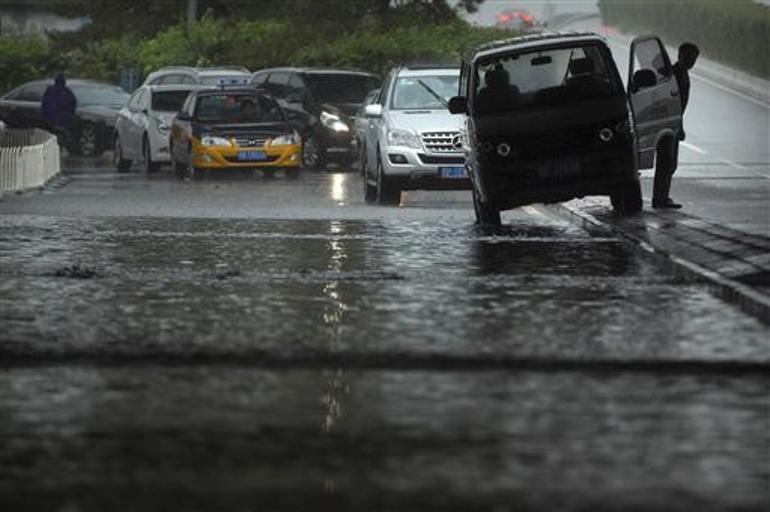 Çin'de iki ayda sel nedeniyle en az 200 kişi hayatını kaybetti