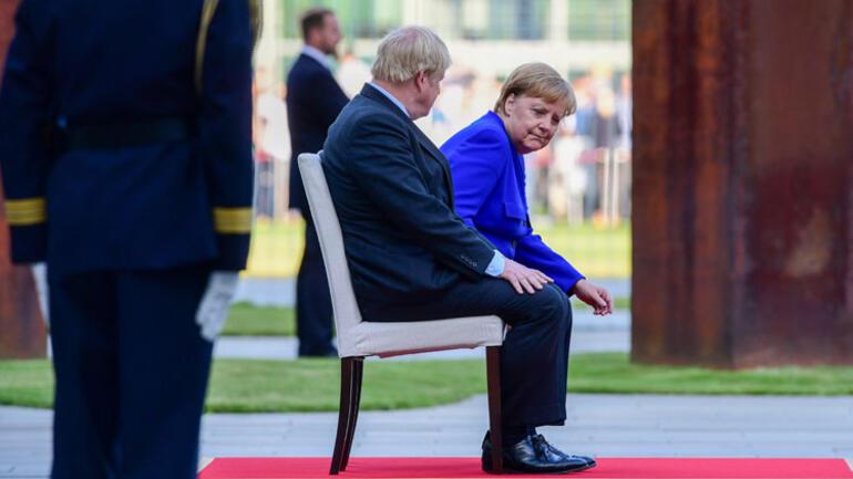 Boris Johnson başbakan olarak ilk ziyaretini Almanya'ya yaptı