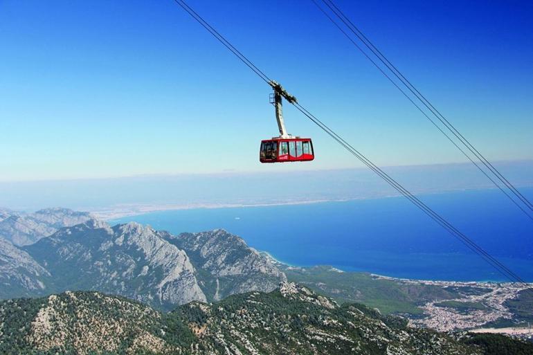 Antalya'da bulutların üzerine yolculuk