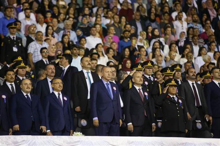 Cumhurbaşkanı Erdoğan: Şehit ailelerini kapı önüne koyanları biz de kapının önüne koyarız