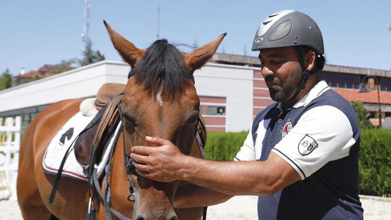 Şampiyon güreşçilerin at sevgisi