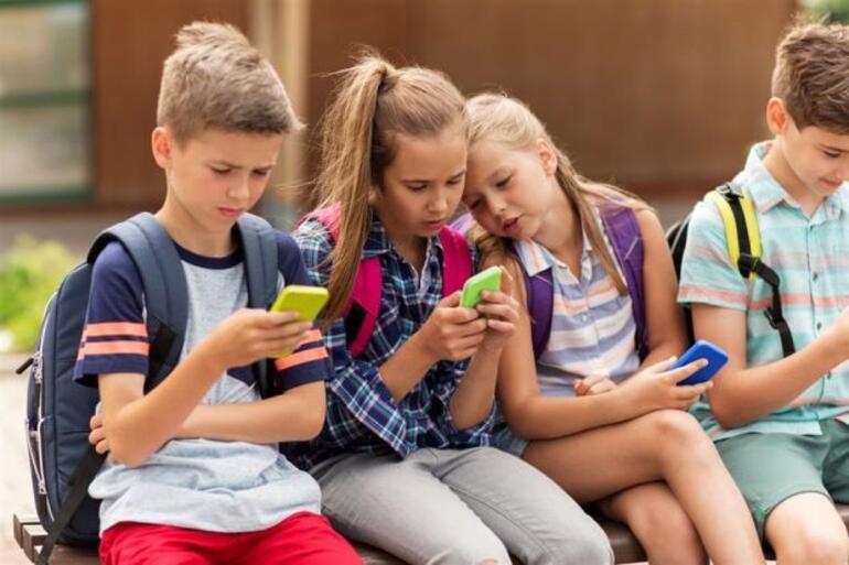 Sosyal medyada çocukları bekleyen tehlikeler