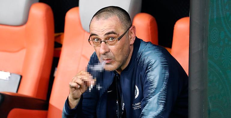 Maurizio Sarri'nin başını sigara yakacak!