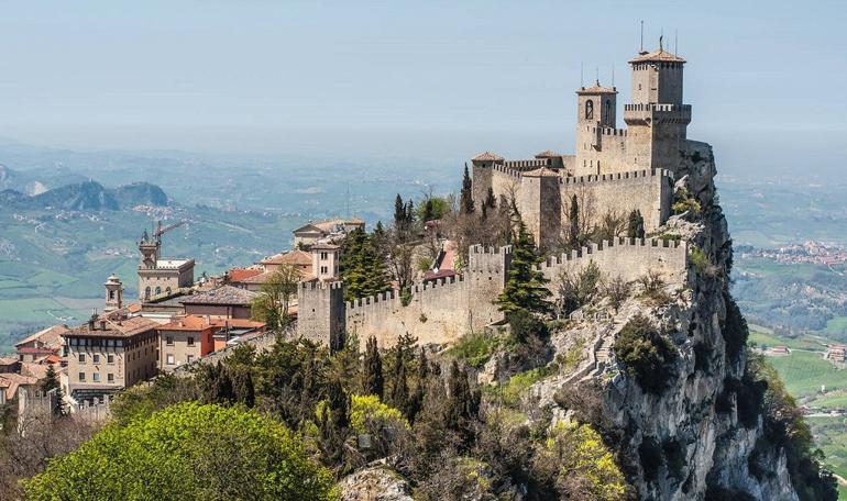 İtalya’nın içinde iki küçük devlet: Vatikan ve San Marino