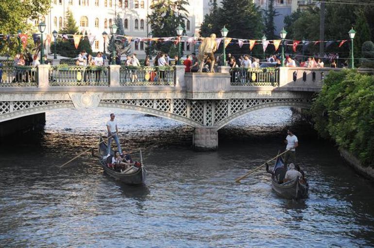 Porsuk Çayı’na turist yağıyor